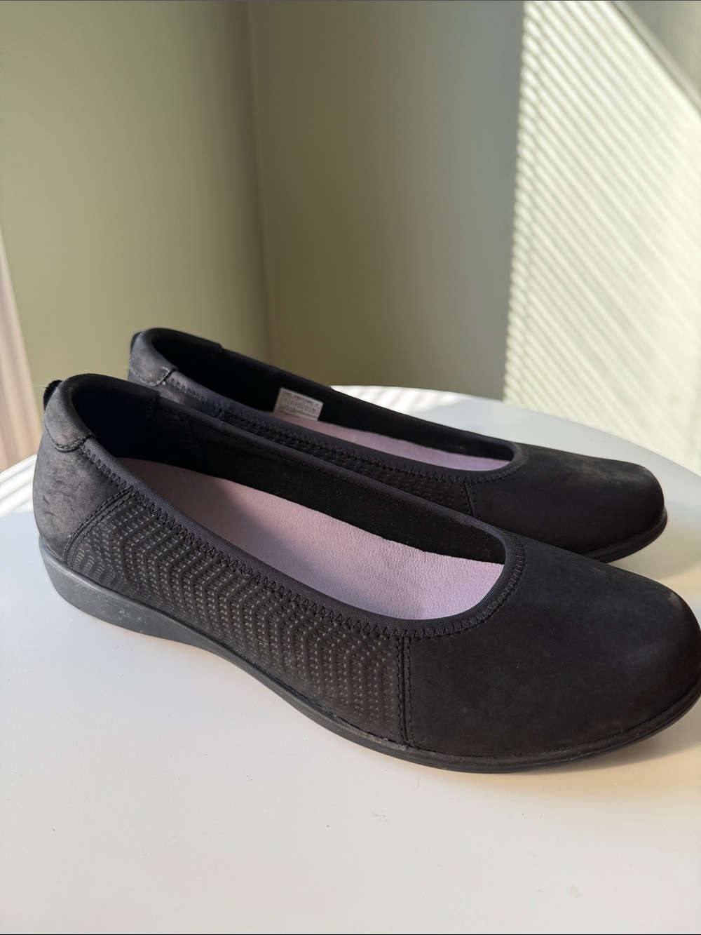 Aravon Nubuck Leather Black Comfort Ballet Flats Wedge Shoe Size 8 2E Extra Wide